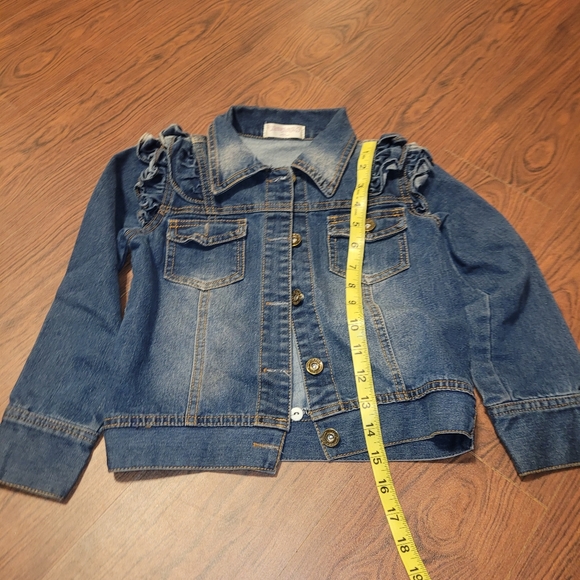 Jean jacket with ruffle embellishments kids size 120 - Picture 3 of 4